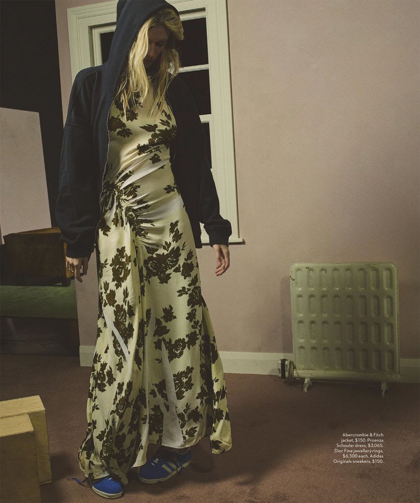 Vogue_Australia_-_December_2022-126 拷貝.jpg