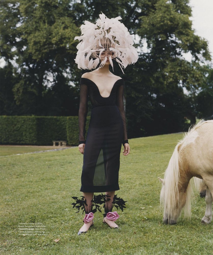 Vogue_Australia_-_December_2022-156 拷貝.jpg