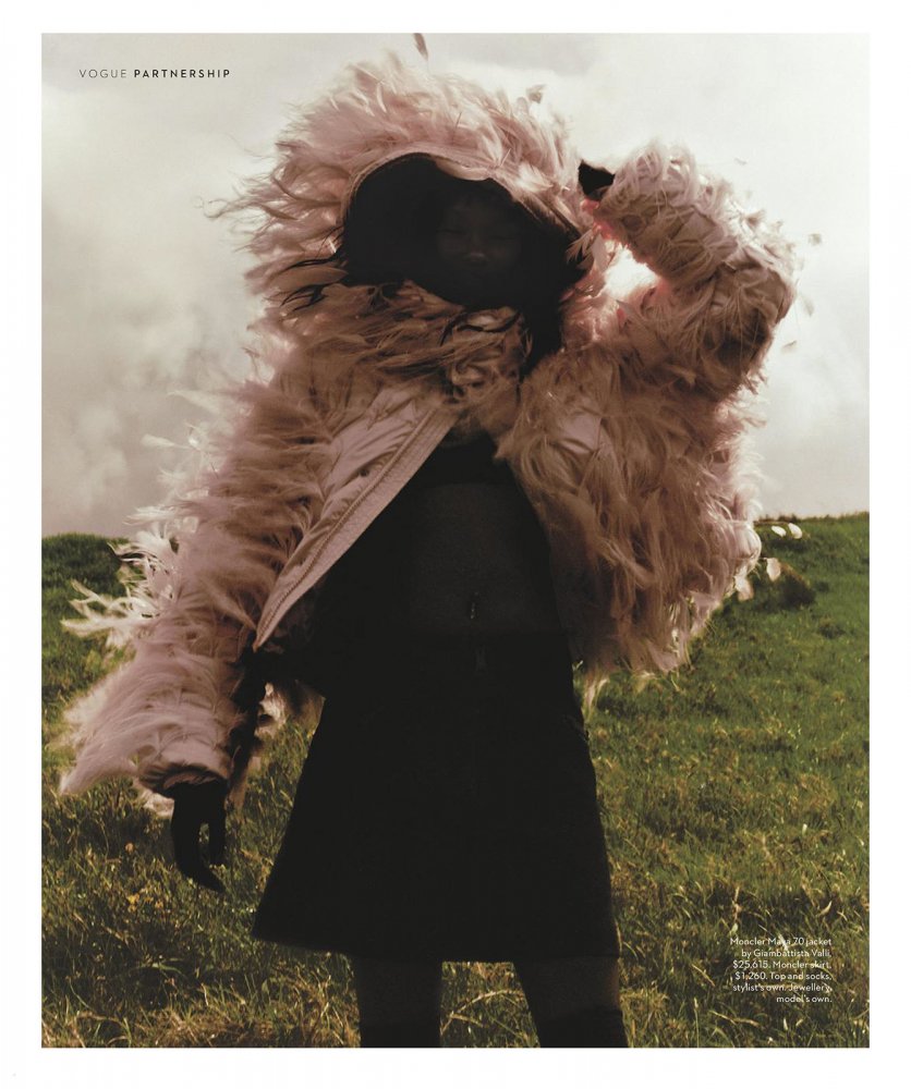 Vogue_Australia_-_December_2022-186 拷貝.jpg