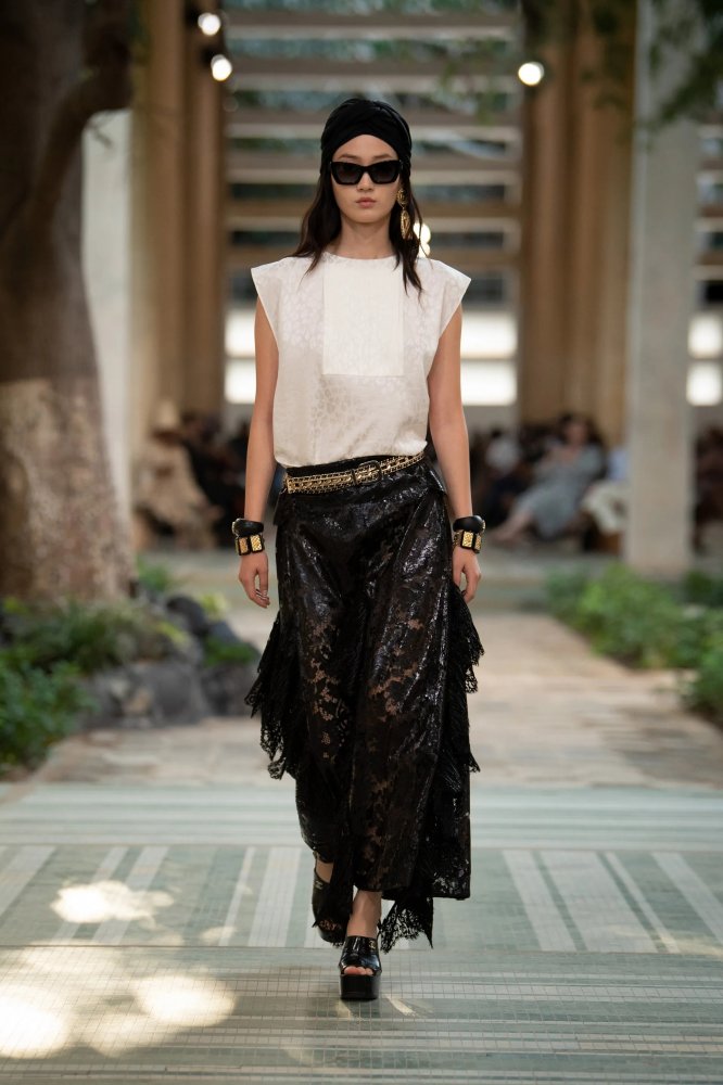 iam 00042-chanel-pre-fall-2023-credi.jpg