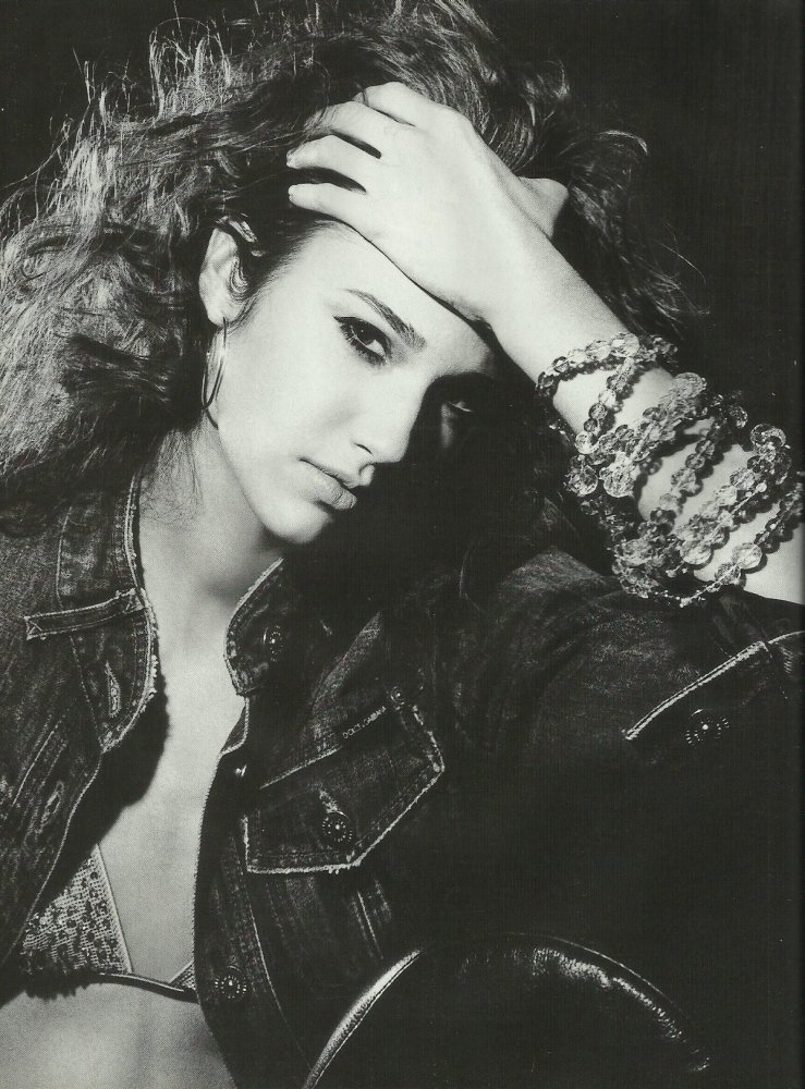 elle april russia 2003 03.jpg
