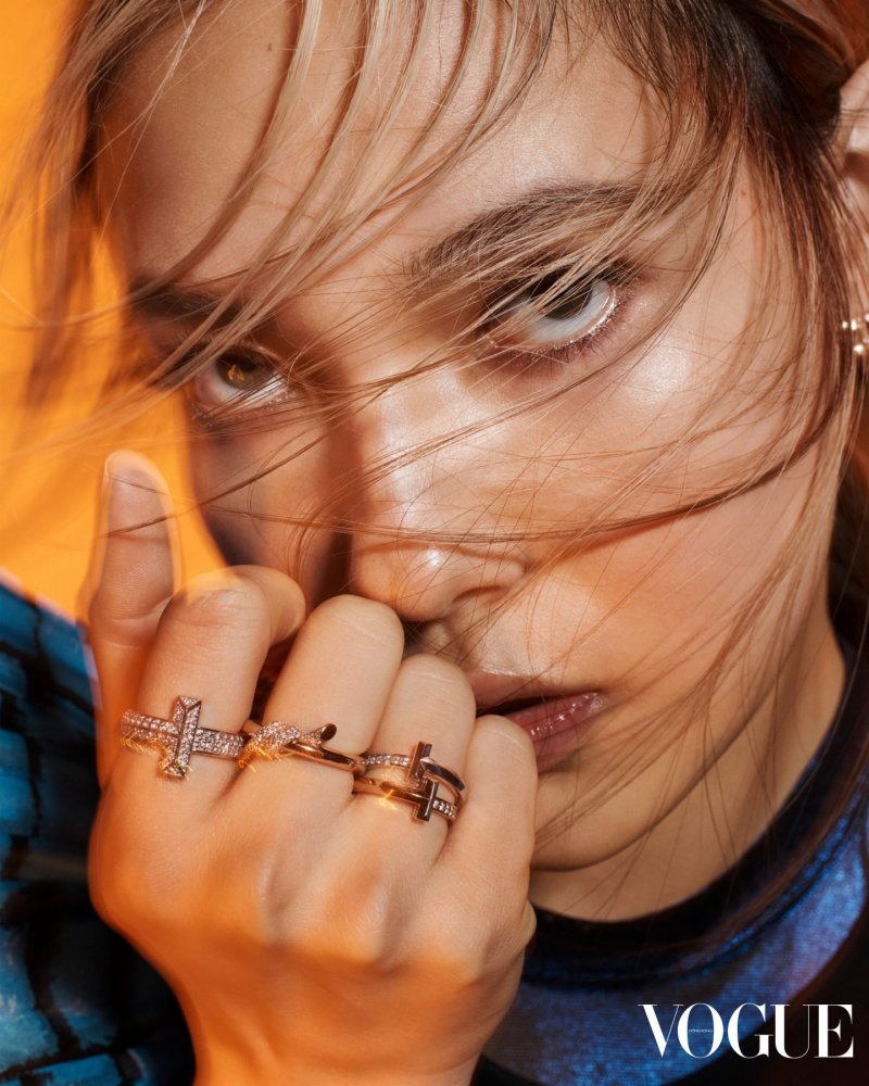 Eileen-Gu-by-Paola-Kudacki-Vogue-HK-Jan-2023-00006.jpg