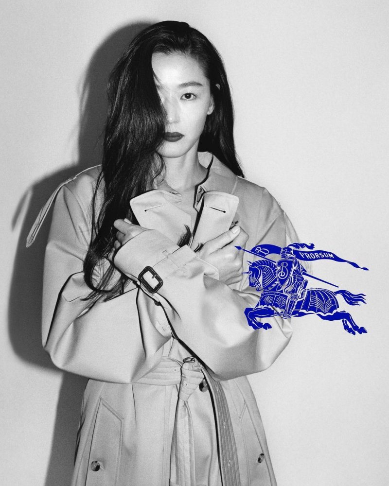 burberry_329103804_3475887999325092_8384342860348832380_n.jpg
