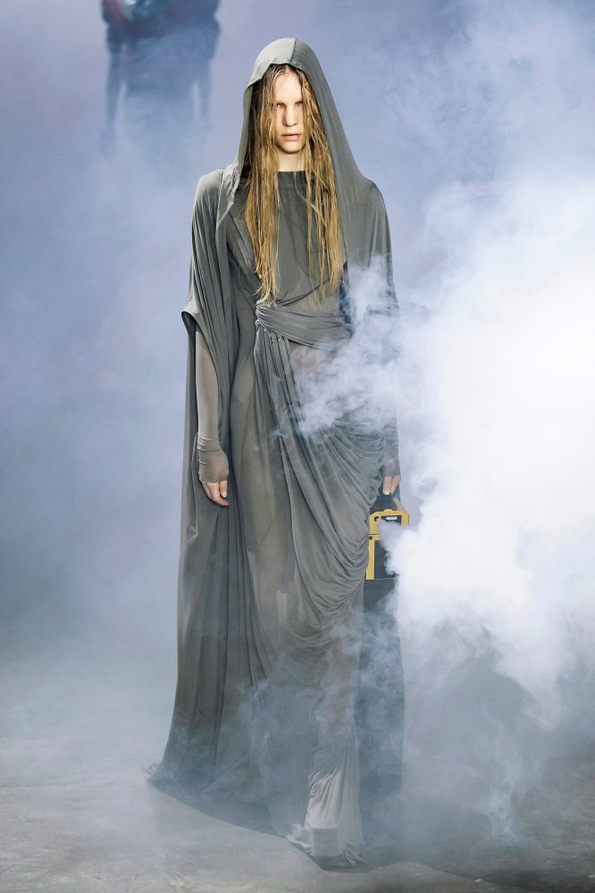 00024-rick-owens-fall-2022-ready-to-wear-paris-credit-gorunway.jpg