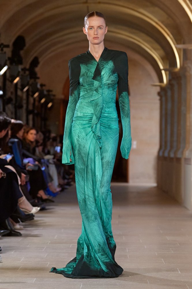 00040-victoria-beckham-fall-2023-ready-to-wear-credit-gorunway.jpg