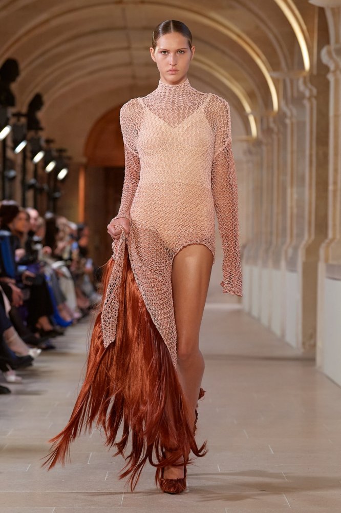 00027-victoria-beckham-fall-2023-ready-to-wear-credit-gorunway.jpg