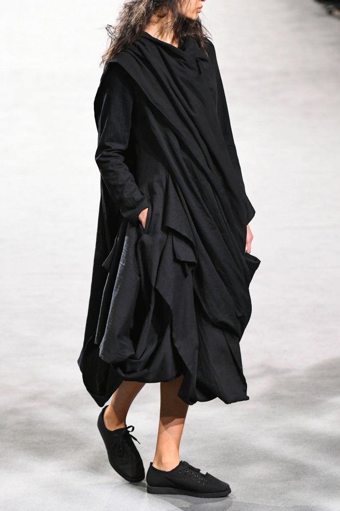 yohjiyamamoto_paris_23aw_00041.jpg