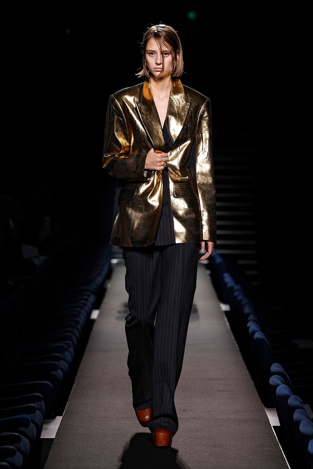 Dries_van_Noten_AW23_Womenswear_051.width-640_XzssdqFb1YwCFh9o.jpg