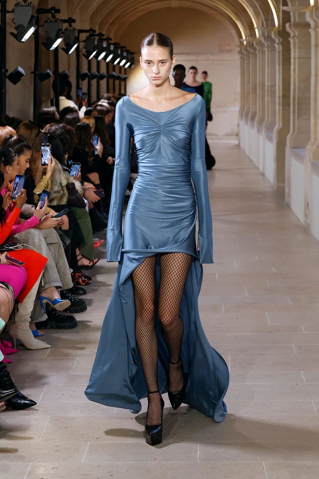 Victoria_Beckham_AW23_Womenswear_005.width-640_0dPlFdAFHYAoaLOA.jpg