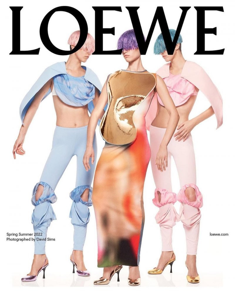 Loewe-Spring-2022-ad-campaign-the-impression-002.jpg