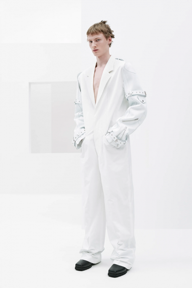 00025-we11done-spring-2023-ready-to-wear-credit-brand (1).png