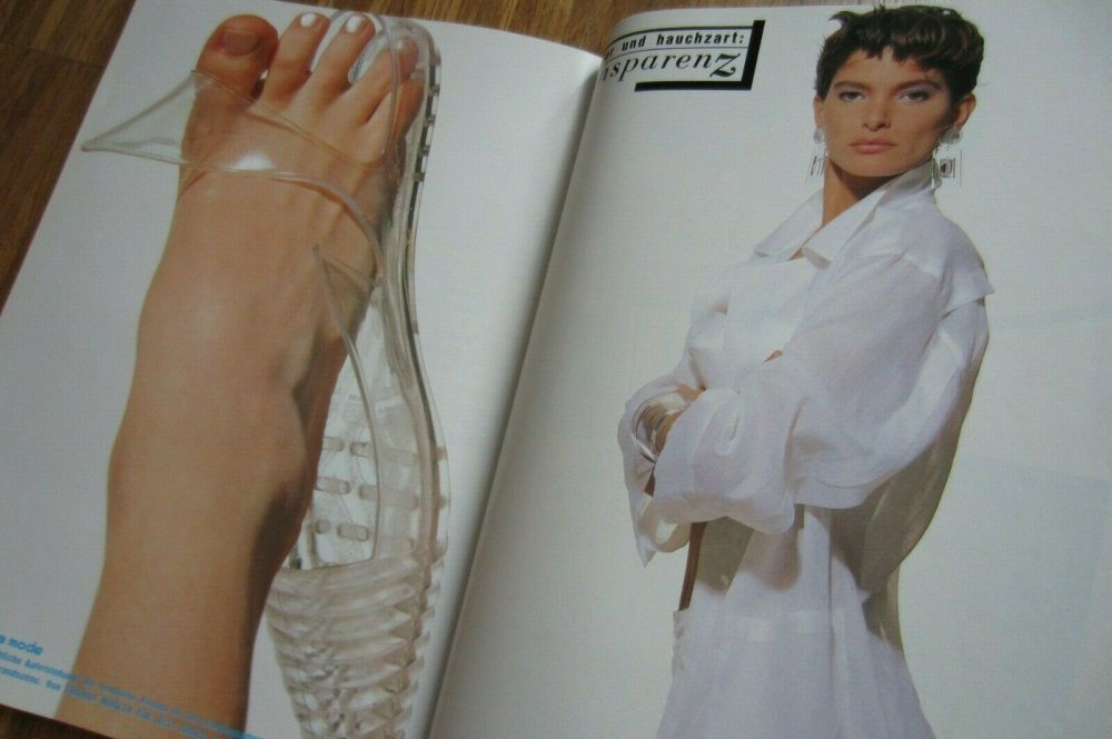 VOGUE-Germany-6-1985-Raquel-Welch-LINDA-EVANGELISTA-David-_57 (5).jpg