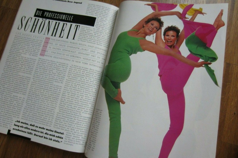 VOGUE-Germany-6-1985-Raquel-Welch-LINDA-EVANGELISTA-David-_57 (2).jpg