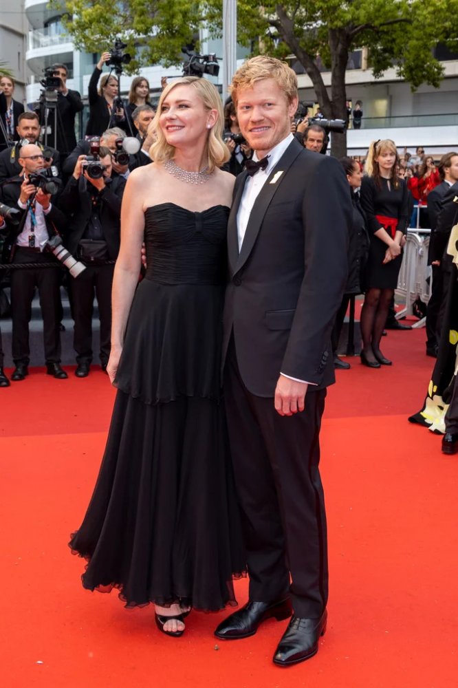 Kirsten-Dunst-Jesse-Plemons-at-2023-Cannes-Film-Festival.jpg