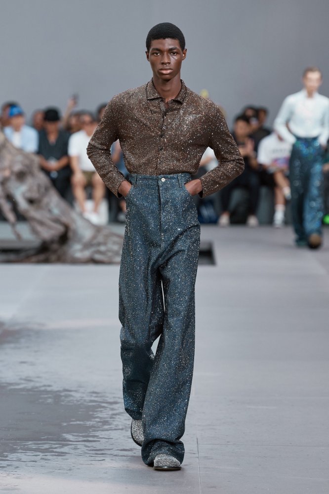 00002-loewe-spring-2024-menswear-credit-gorunway-1.jpg