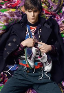 Ads FW 2005 - Byblos 03.jpg