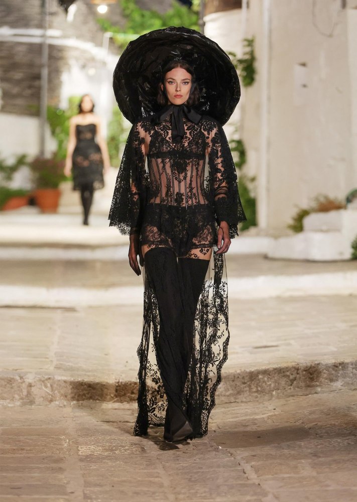 Dolce & Gabbana Alta Moda 2023 Show Puglia b.jpg