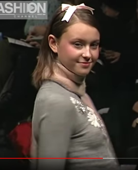 f03blugirl-11y910.jpg