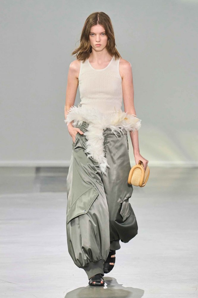 00025-jw-anderson-spring-2024-ready-to-wear-credit-gorunway.jpg