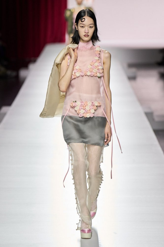 00025-moschino-spring-2024-ready-to-wear-credit-gorunway.jpg