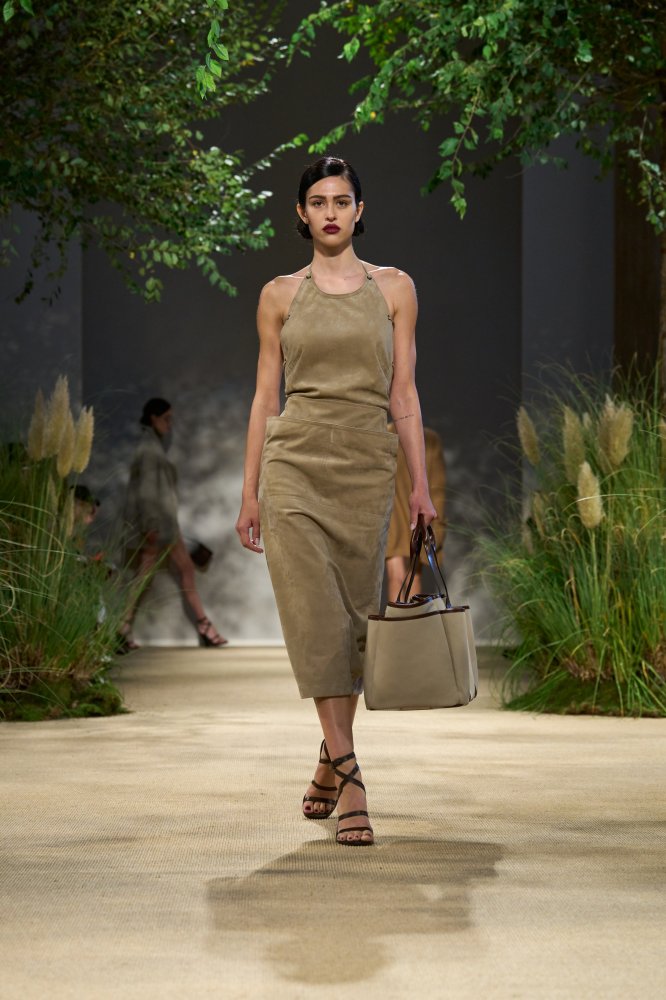 00032-max-mara-spring-2024-ready-to-wear-credit-gorunway.jpg