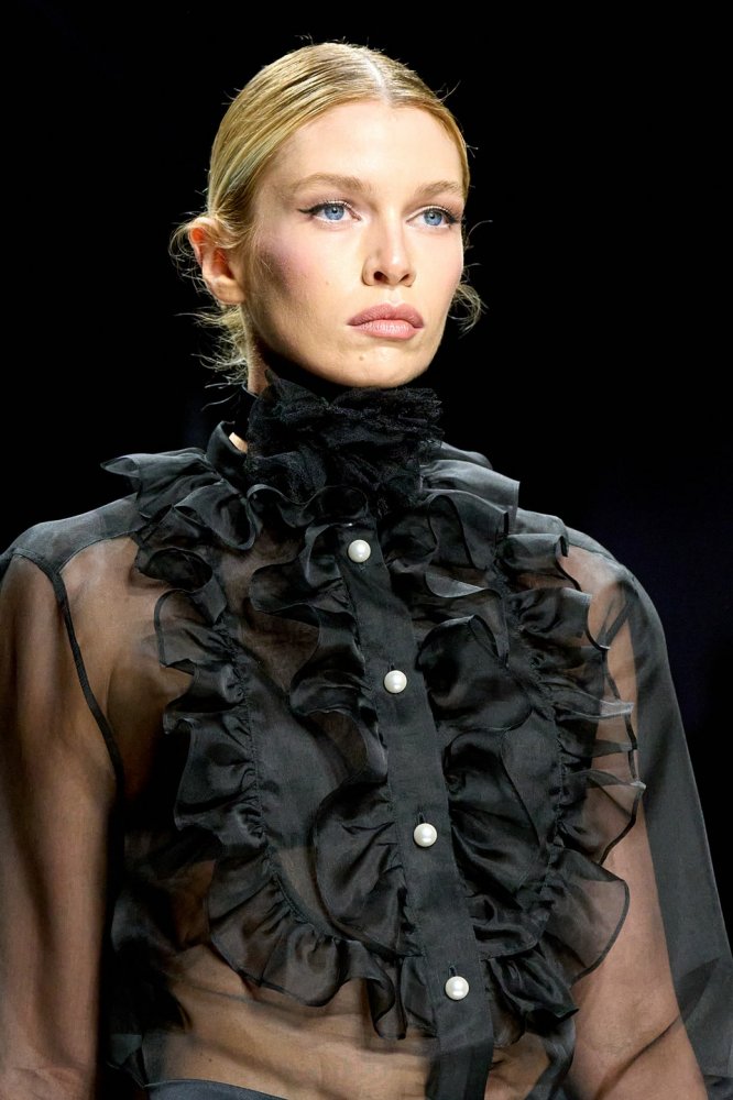 00033-dolce-and-gabbana-spring-2024-ready-to-wear-credit-gorunway.jpg