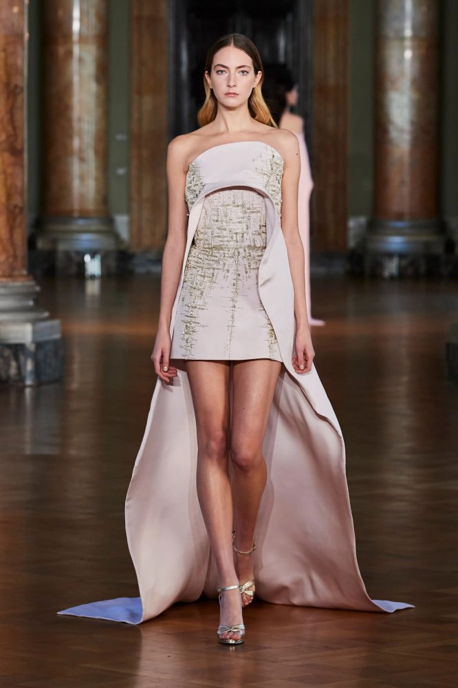 00004-Antonio-Grimaldi-Couture-Spring-22-Paris-credit-brand.jpg