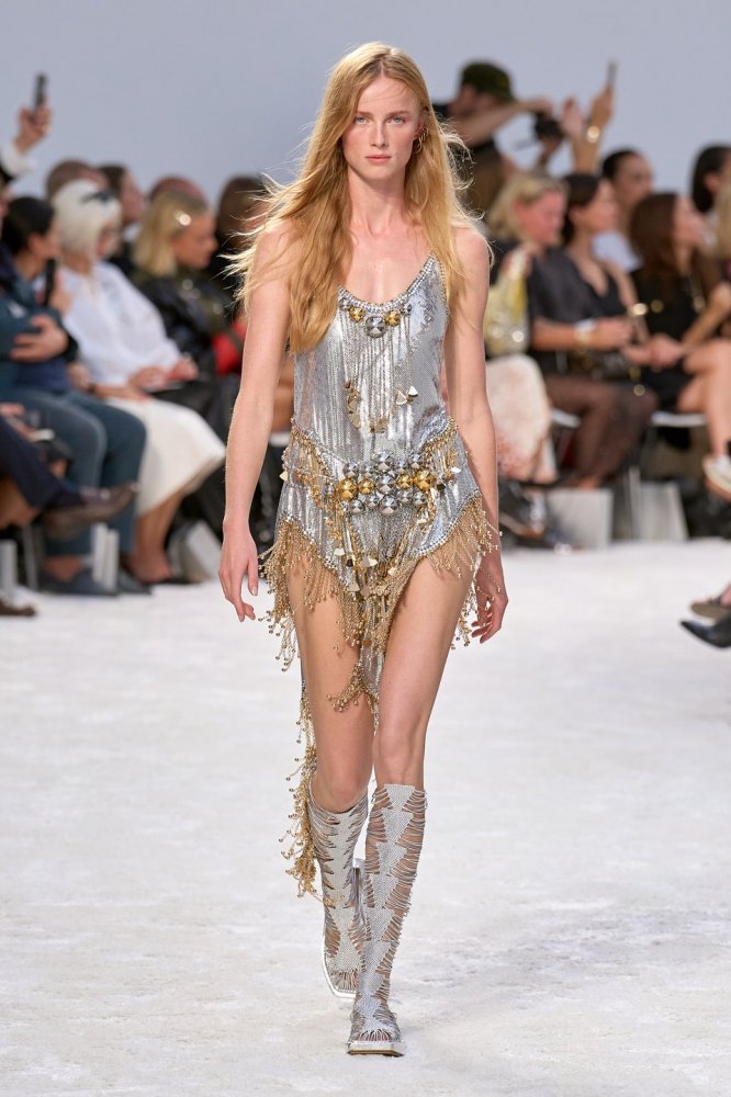00001-rabanne-spring-2024-ready-to-wear-credit-gorunway.jpg