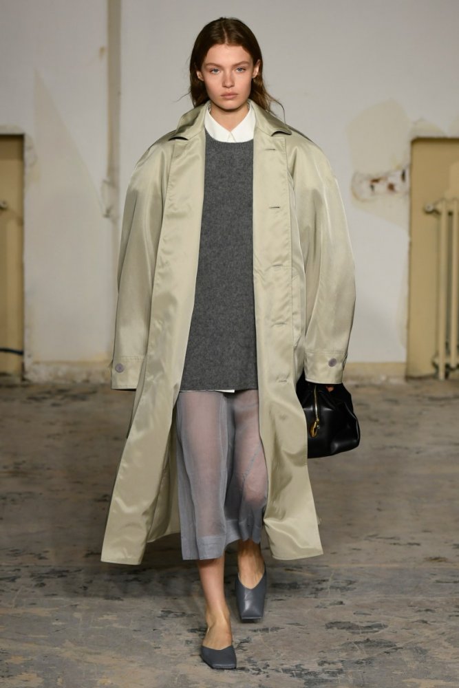 carven-rtw-spring-24-pfw-0001.jpg