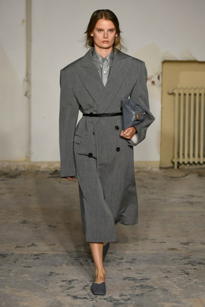 carven-rtw-spring-24-pfw-0002.jpg