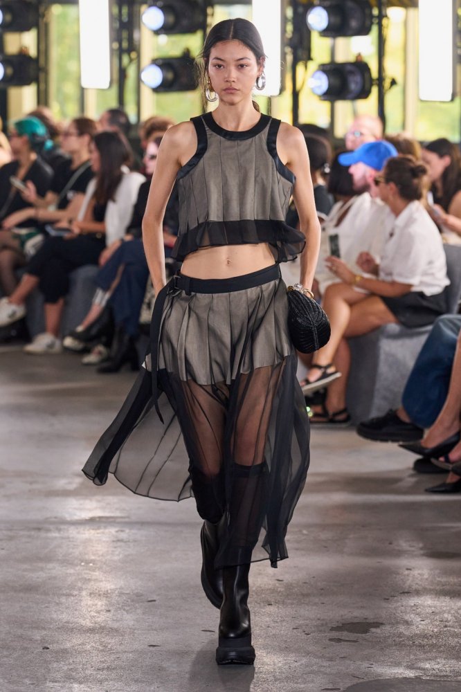 00031-sacai-spring-2024-ready-to-wear-credit-gorunway.jpg