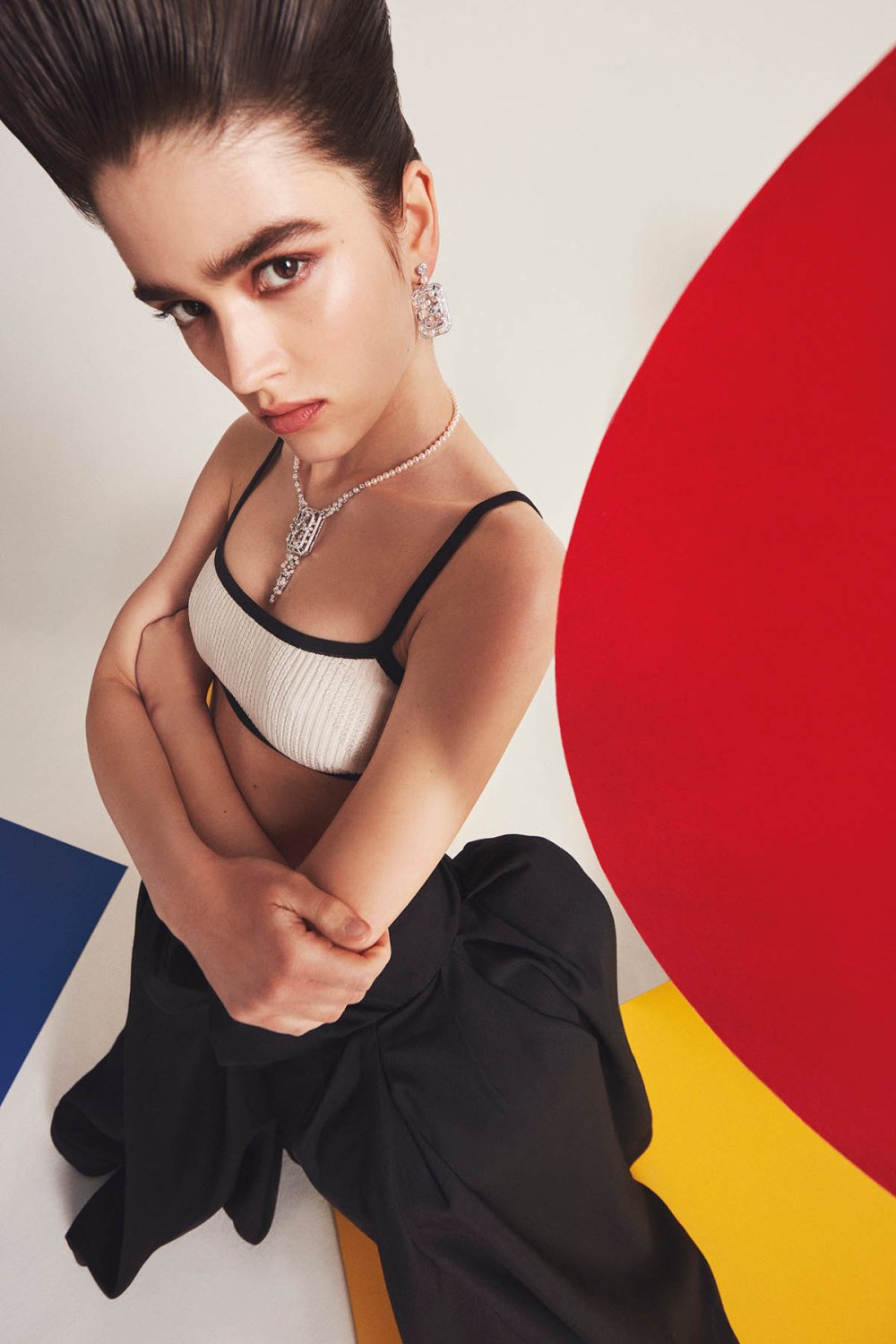 Alexandra-Micu-covers-Vogue-Taiwan-May-2021-by-Julien-Vallon-18.jpg