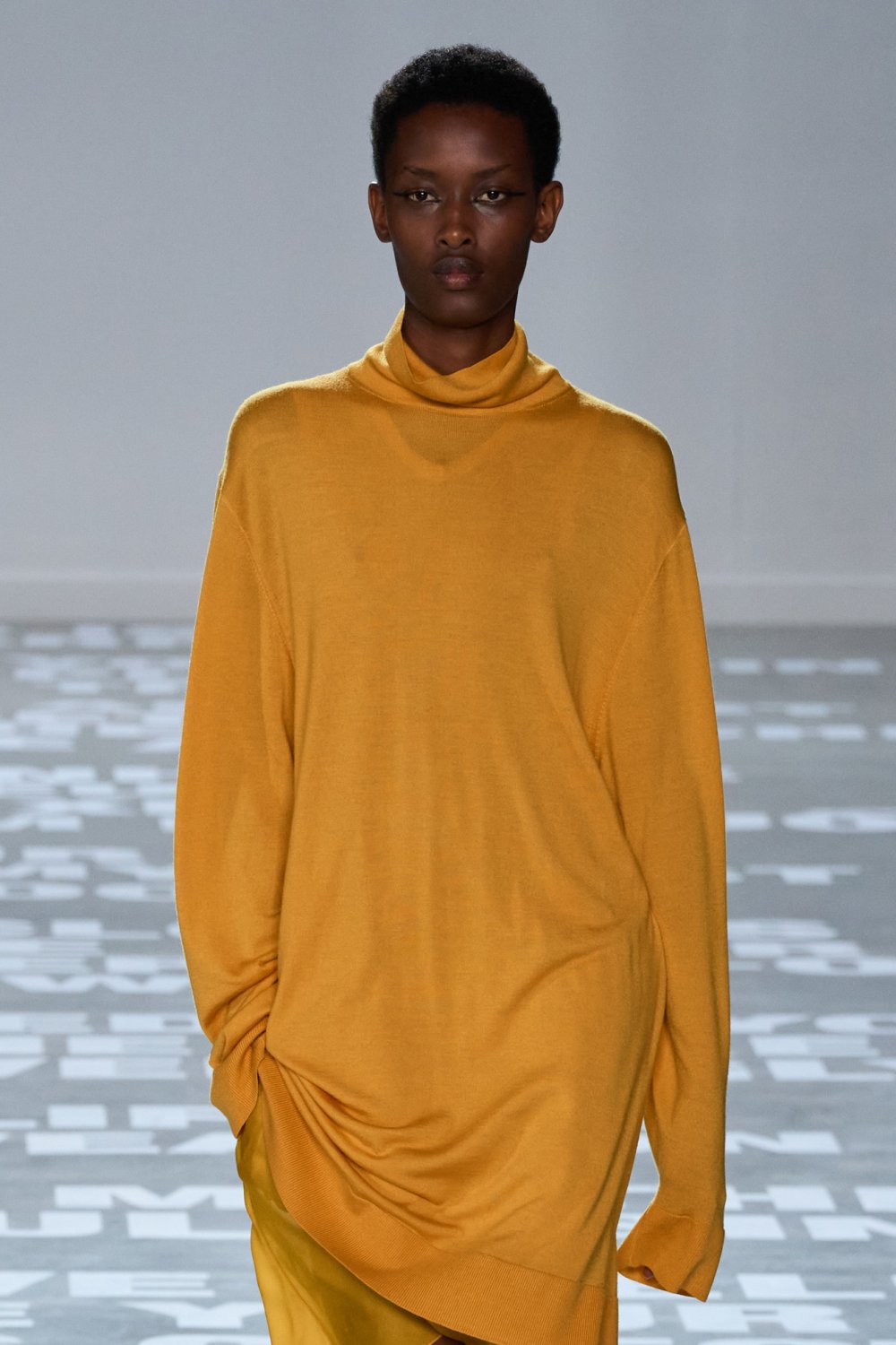 Helmut Lang S24 020a.jpg