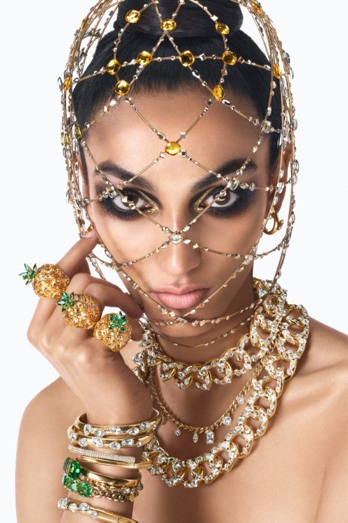 Swarovski-2023-Metamorphosis-Pineapple-Jewelry-Campaign.jpg