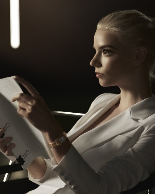 Jaeger-Fall-ad-campaign-2024-011The-Impression--scaled.jpg