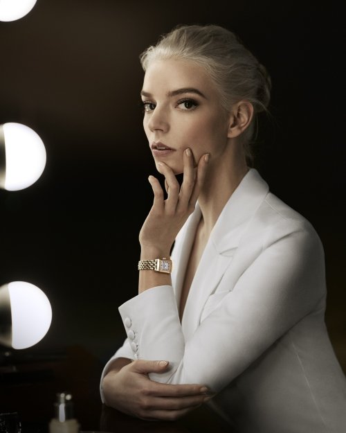 Jaeger-Fall-ad-campaign-2024-010The-Impression--scaled.jpg
