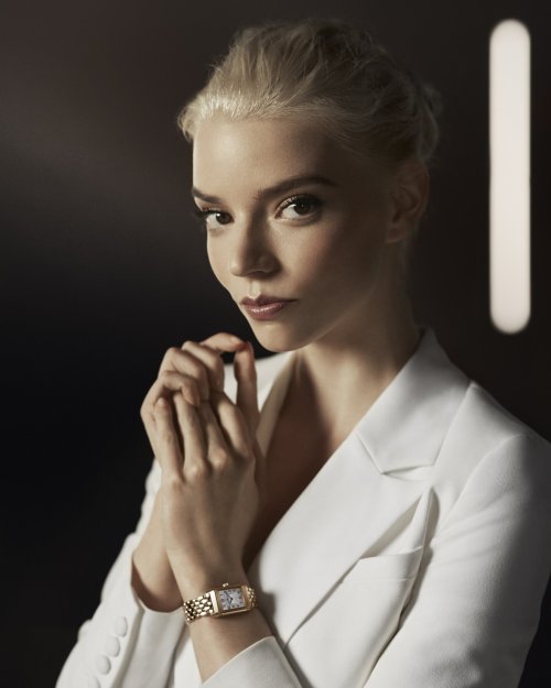 Jaeger-Fall-ad-campaign-2024-009The-Impression--scaled.jpg