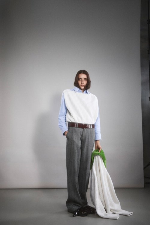 00004-marni-resort-2024-credit-sergio-cattivelli.jpg