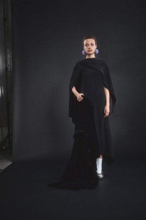00009-marni-resort-2024-credit-sergio-cattivelli.jpg