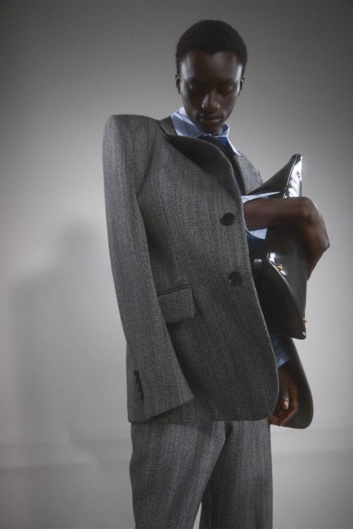 00029-marni-resort-2024-credit-sergio-cattivelli.jpg