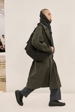 https___hypebeast.com_image_2024_01_lemaire-fall-winter-2024-menswear-paris-fashion-week-runwa...jpg