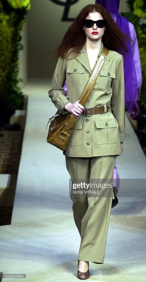 zavillova s00ysl-HC-.jpg
