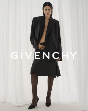 GIVENCHY_SS24_WOMEN_CAMPAIGN_4x5_01-scaled (1).jpg