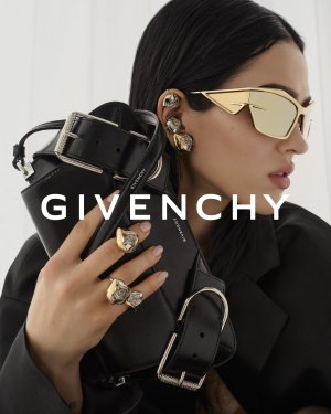 GIVENCHY_SS24_WOMEN_CAMPAIGN_4x5_04-scaled.jpg