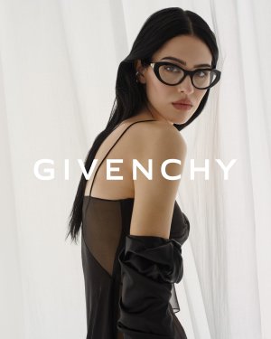 GIVENCHY_SS24_WOMEN_CAMPAIGN_4x5_11-scaled.jpg