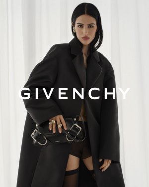 GIVENCHY_SS24_WOMEN_CAMPAIGN_4x5_03-scaled.jpg