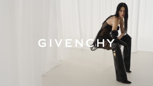 GIVENCHY_SS24_WOMEN_CAMPAIGN_16x9_08-scaled.jpg