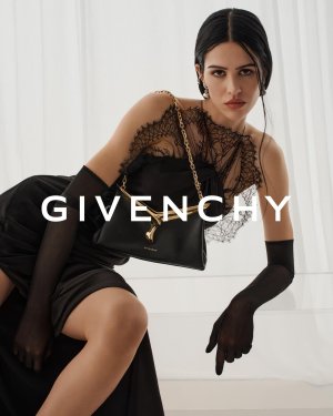 givenchy_1706557065_3291161664848930728_722877997.jpg