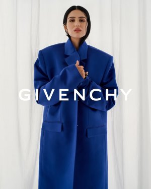 givenchy_1706547187_3291078800208009026_722877997.jpg