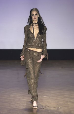 grettve f03fakeLondon-2.jpg